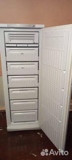 Морозильный шкаф