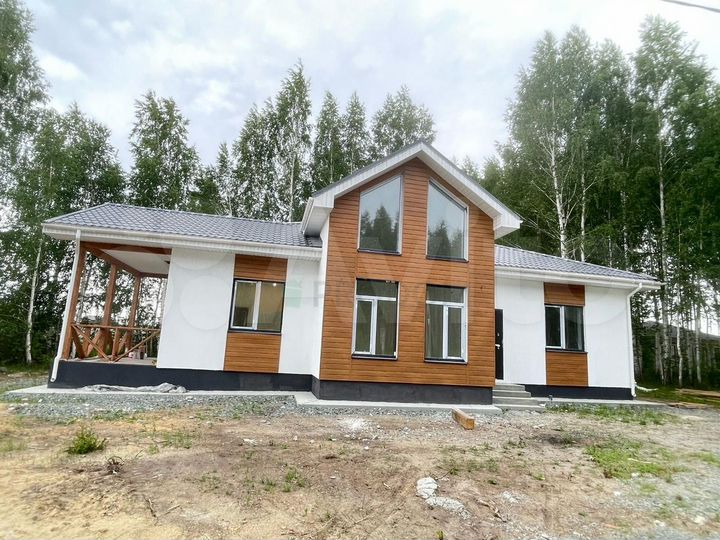 Коттедж 151 м² на участке 11 сот.