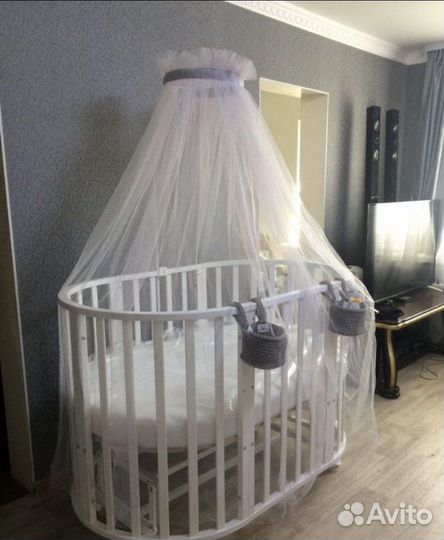 Кроватка круглая с маятником