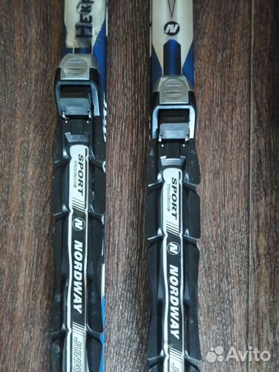 Продам лыжи с ботинками