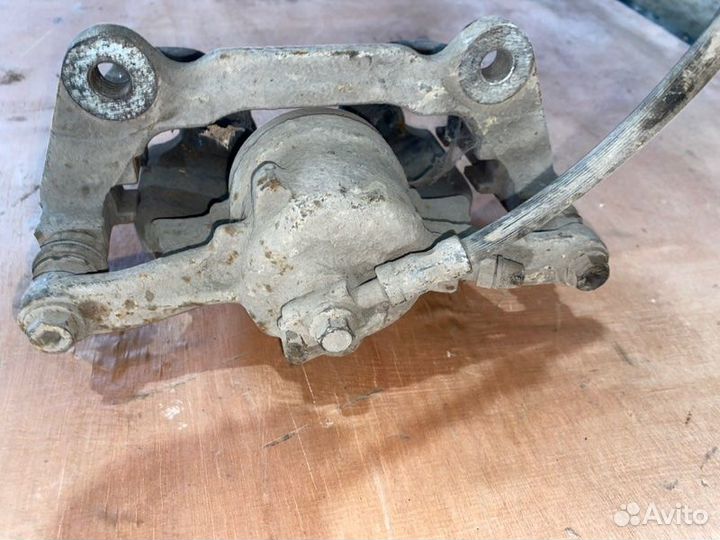 Суппорт передний левый Skoda Octavia А7 2