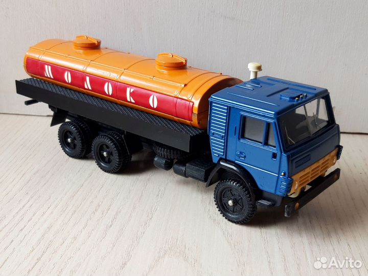 Модель камаз-53212 молоковоз