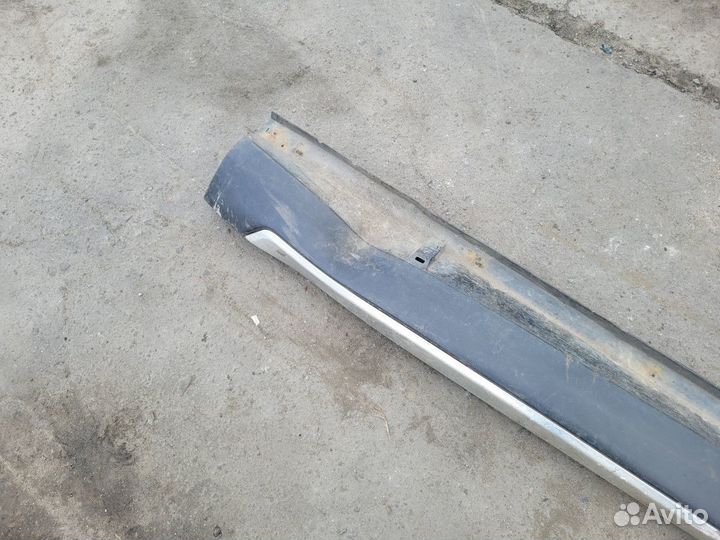 Накладка правого порога на Citroen C-Crosser