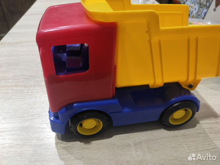 Самосвал детский