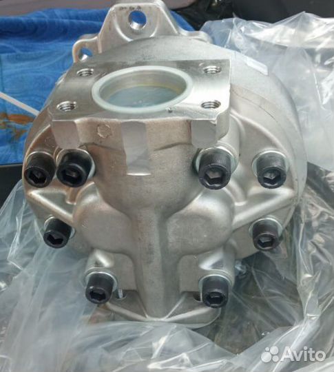 Гидравлический насос komatsu WA500 705-22-44070