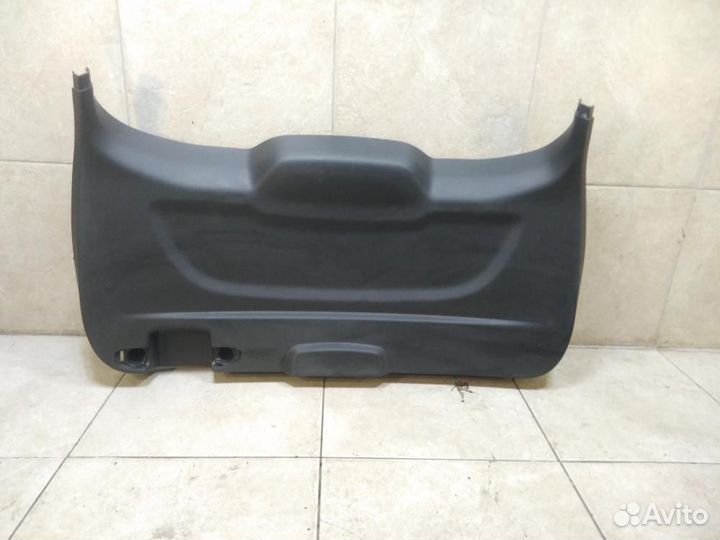 Обшивка двери багажника Ford Kuga II (2012—2016)