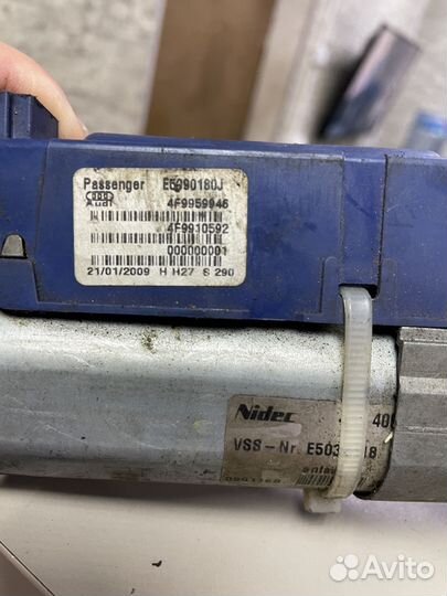 Электро привод багажника правый Ауди Q7 А6 С6