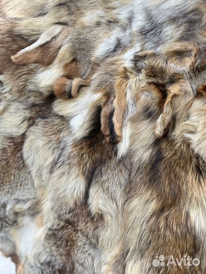 Ковер из шкуры лисы