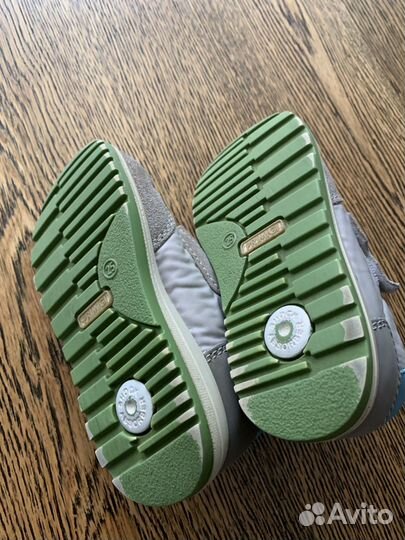 Кроссовки для девочки