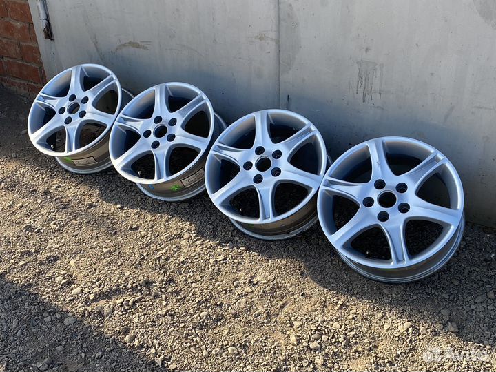 Литые диски R16 5x114,3 (dia 67,1)