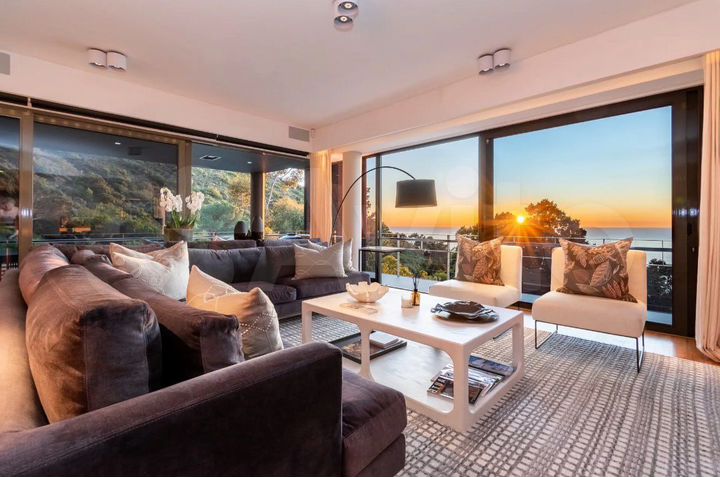 Дом 200 м² на участке 7 сот.