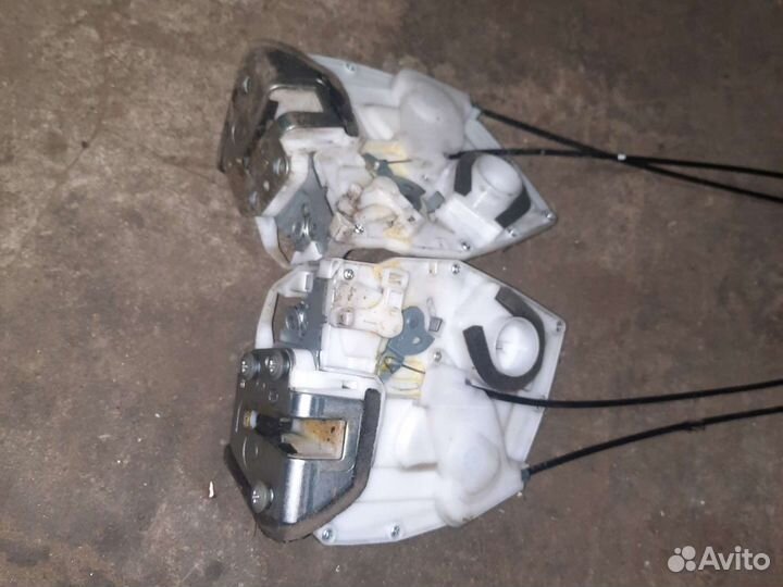 Замок задней двери suzuki sx4