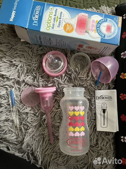 Бутылочки для кормления малышей новые