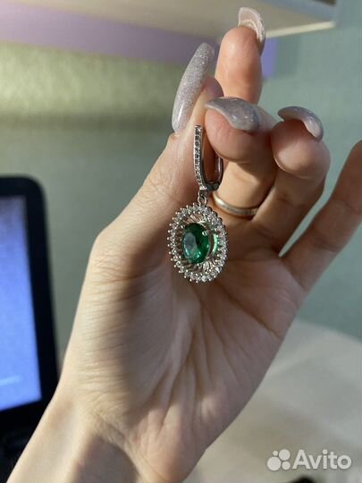 Серьги с камнями