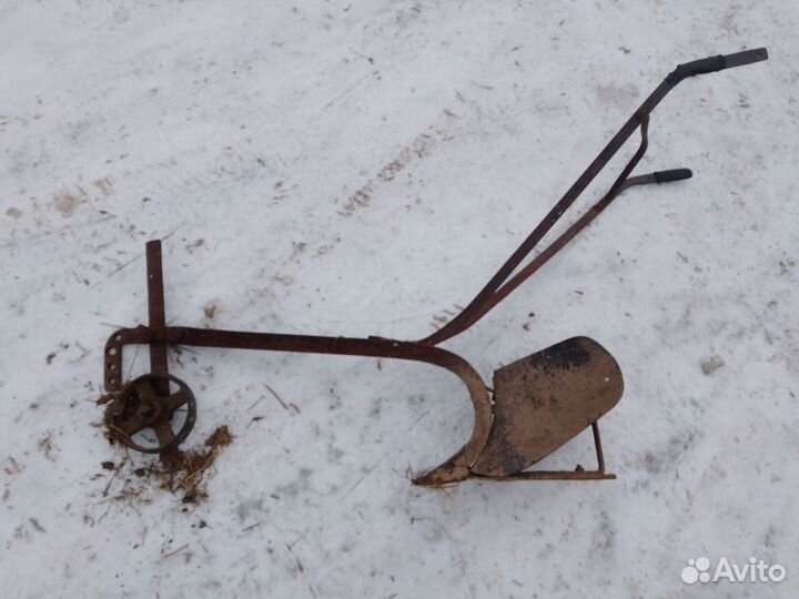 Плуг и окучник