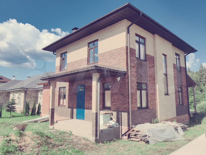 Коттедж 186,8 м² на участке 10 сот.