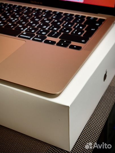 Apple MacBook Air 13 M1, 20 циклов, новый