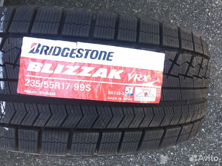 Bridgestone Blizzak VRX 235/55 R17 99S