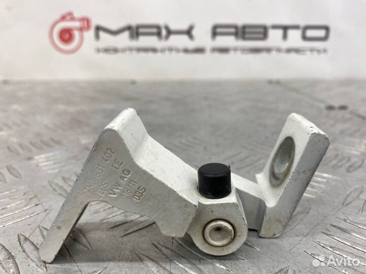 Б/У петля двери задний правый Volkswagen Polo 602