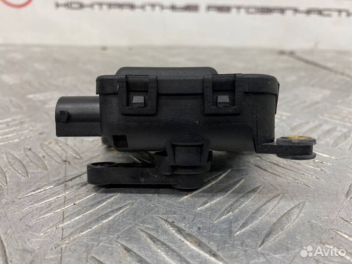 Б/У Сервопривод заслонки печки (моторчик