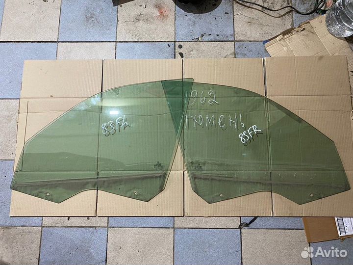 Стекло боковое BMW X3 E83