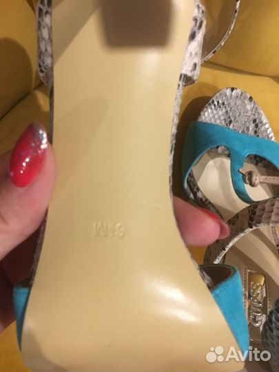 Босоножки Guess оригинал