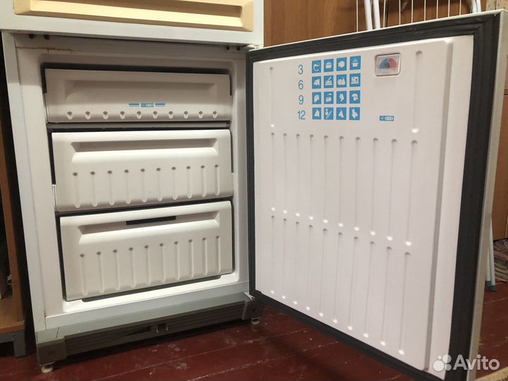 Холодильник б/у stinol