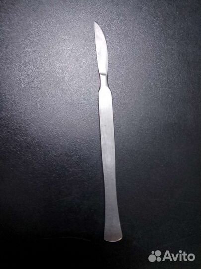 Хирургический скальпель