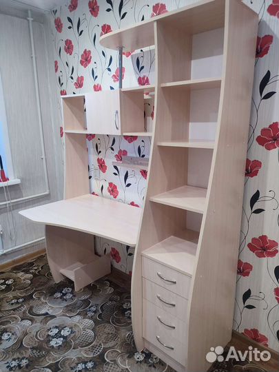 Школьный стол