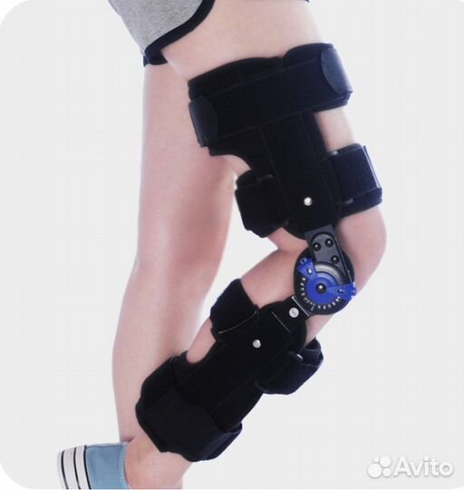 Регулируемый шарнирный коленный фиксатор