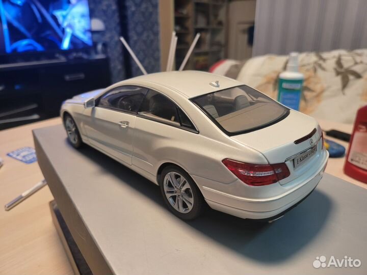 1:18 Mercedes-Benz E500 1/18