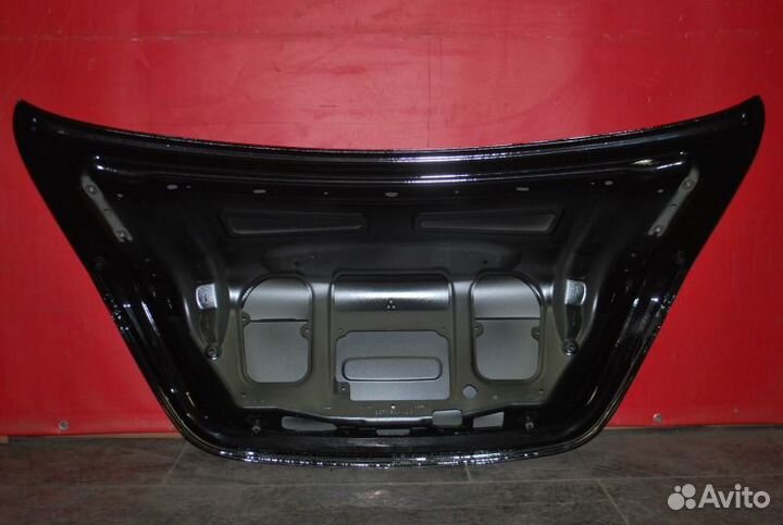 Крышка багажника Mercedes E