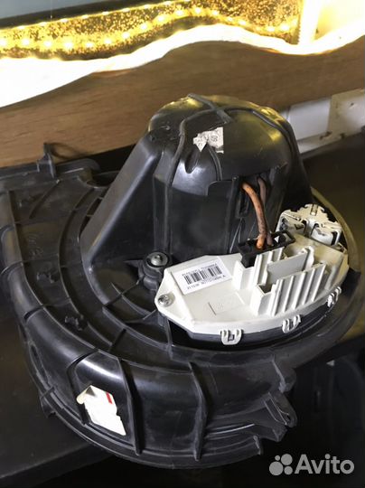 Моторчик печки Bmw X6 (e70/71)