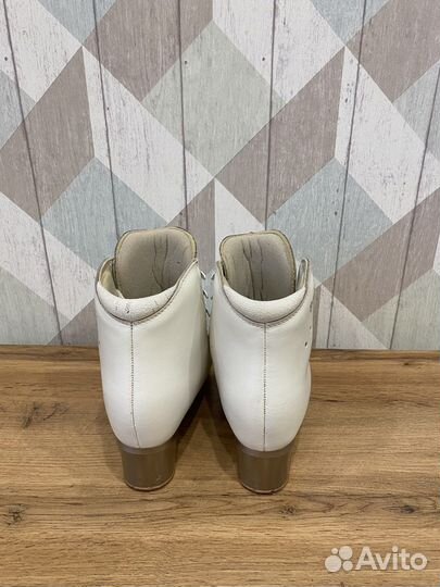 Фигурные коньки edea overture 235