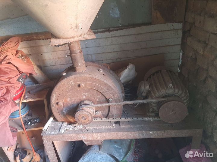 Зернодробилка 380в