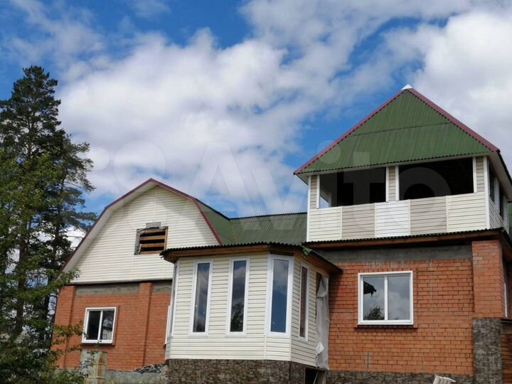 Коттедж 400 м² на участке 70 сот.