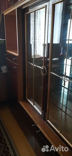 Шкаф сервант