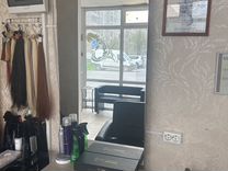 Парикмахерское стол с зеркалами