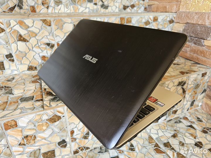 Быстрый Asus X541/4ядра E2-6110/4GB/SSD 256GB