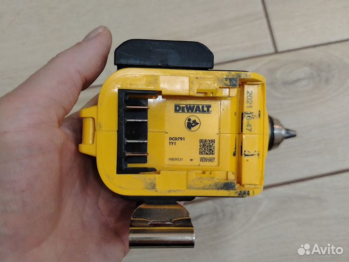 Шуруповерт Dewalt DCD 791