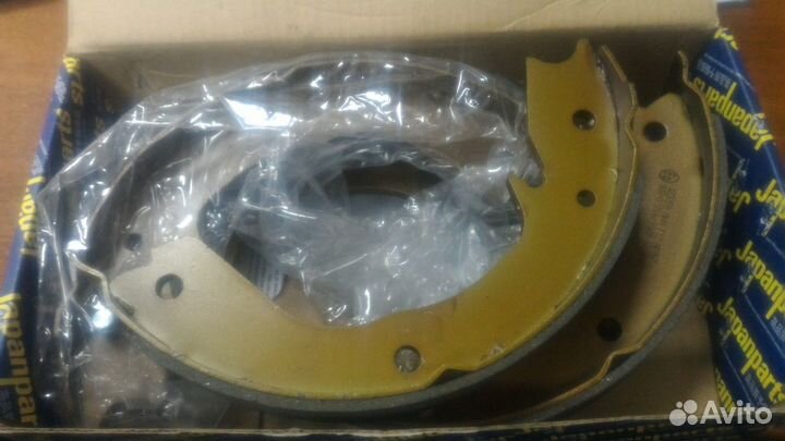 Колодки задние барабанные mitsubishi pajero III (V