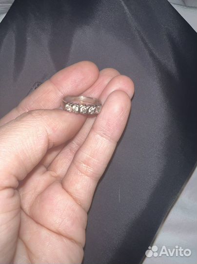 Кольцо с бриллиантом