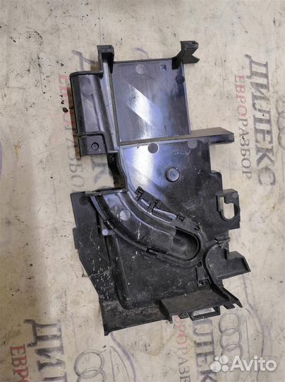 Крышка блока предохранителей VW Touareg 2002-2010