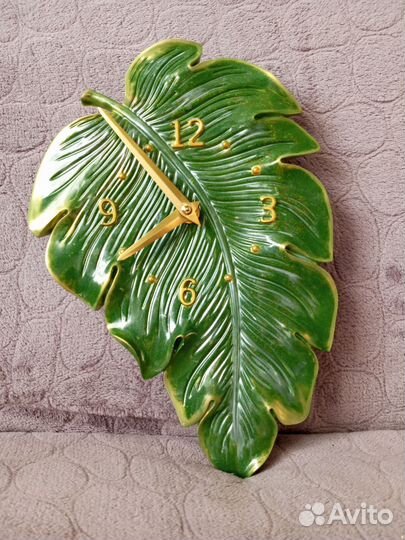 Часы из эпоксидной смолы Шефлера