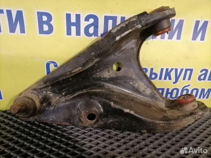 Рычаг передний левый Renault Logan