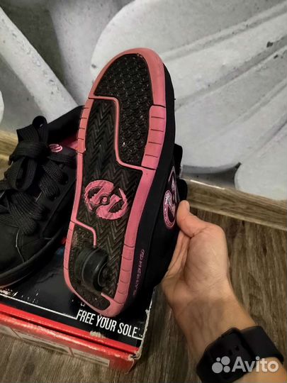 Кроссовки heelys