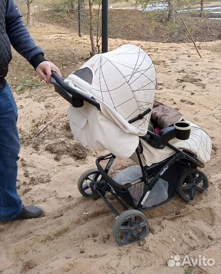 Прогулочная коляска