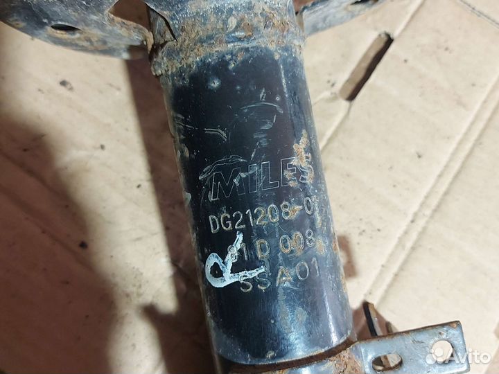 Амортизатор передний для Toyota Carina E