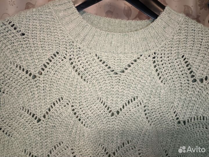 Свитер женский