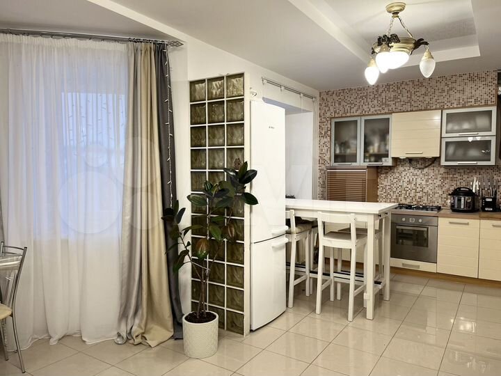 3-к. квартира, 143 м², 5/6 эт.